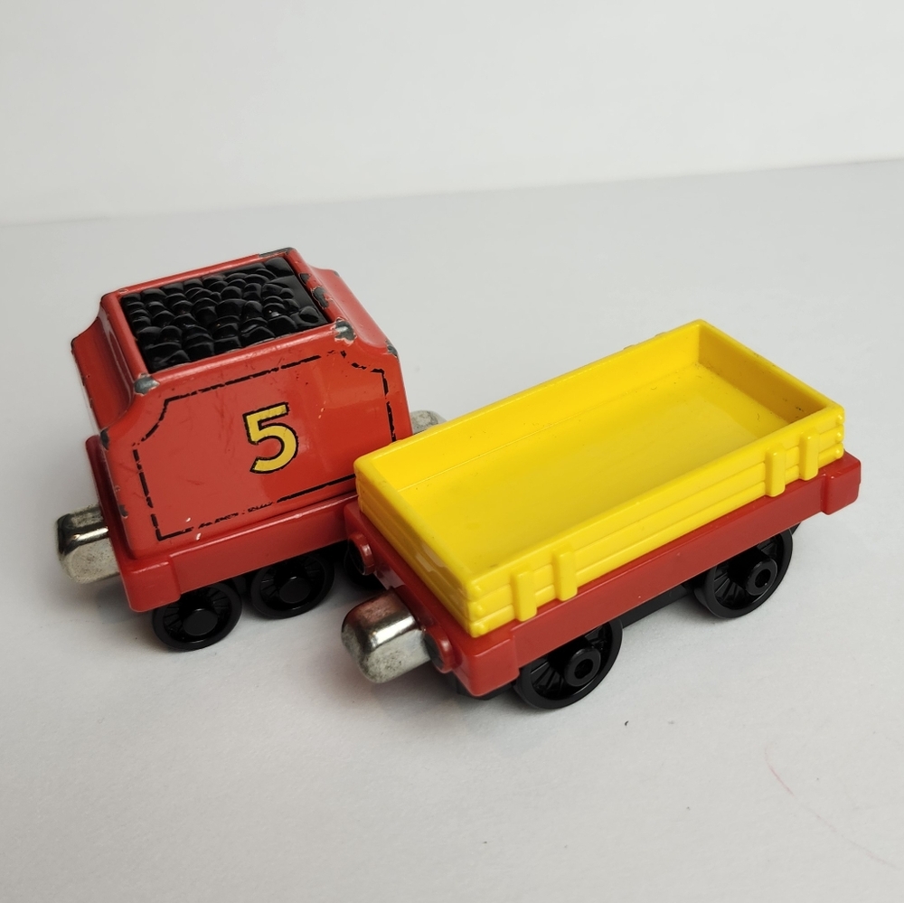 Thomas & Friends Metal Diecast Low Cargo Truck & James's Tender #5  Toy Train